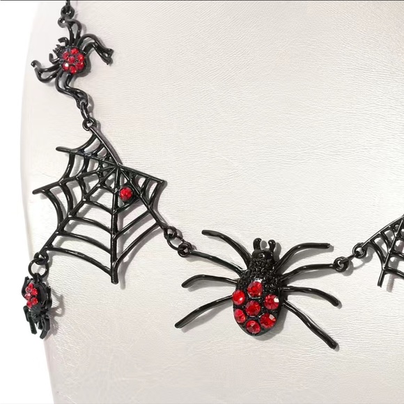 Spiderweb Necklace - Picture 7 of 8
